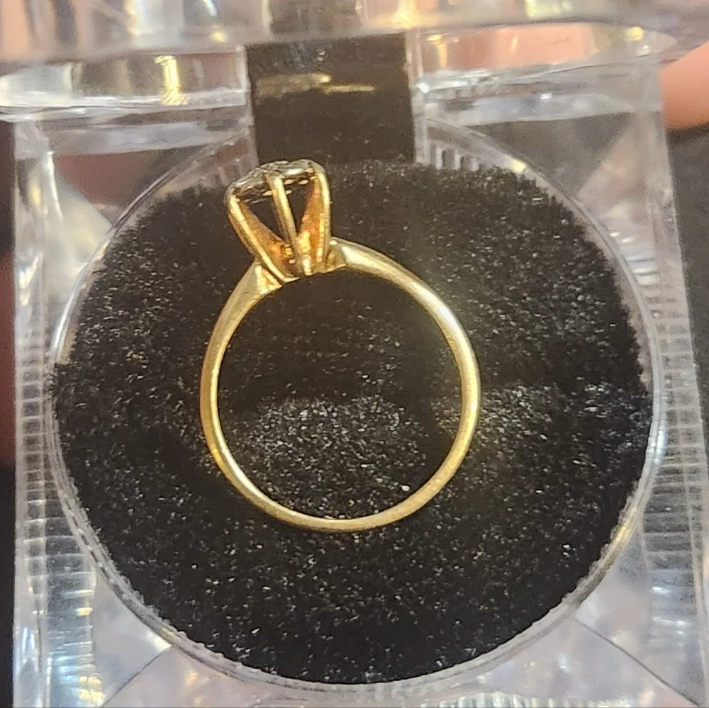 Vintage Solid Gold Diamond  Ring - Picture 8 of 16